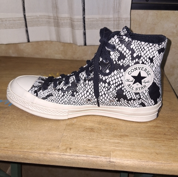 Converse Chuck Taylor Digital Daze Python Print High-Top Sneakers In A Size 8.5. - Picture 2 of 9